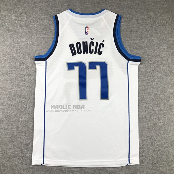 Maglia
 Luka Doncic NO 77 Bambino
 Dallas Mavericks Association 2021 Bianco
